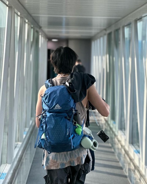Trang phục đi phượt của "anh trai" khiến fan thấy thú vị Trang phục đi phượt Việt Nam của "anh trai" khiến fan thấy thú vị