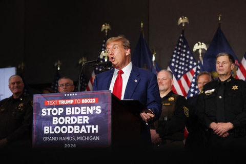 Cựu Tổng thống Mỹ Donald Trump phát biểu tại Michigan ngày 2-4 - Ảnh: AFP Cựu tổng thống Mỹ Donald Trump phát biểu tại Michigan ngày 2-4 - Ảnh: AFP
