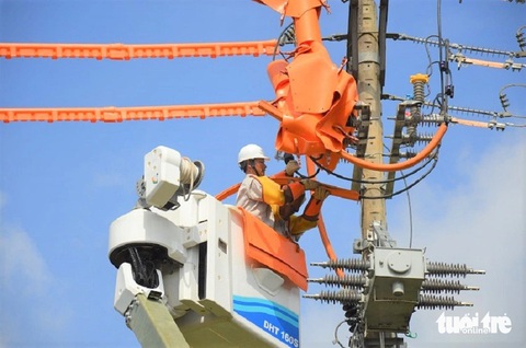 PC Đắk Nông áp dụng khoa học kỹ thuật trong sửa điện không cắt điện để tạo thuận lợi cho nhười dân - Ảnh: TÂM AN PC Đắk Nông áp dụng khoa học kỹ thuật trong sửa điện không cắt điện để tạo thuận lợi cho nhười dân - Ảnh: TÂM AN