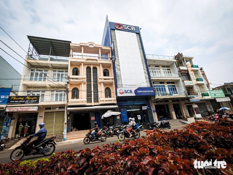 Cán bộ SCB Gia Lai làm giả hồ sơ chiếm đoạt hàng tỉ đồng của ngân hàng- Ảnh 1. Chi nhánh Ngân hàng SCB Gia Lai trên đường Hai Bà Trưng, TP Pleiku - Ảnh: TẤN LỰC