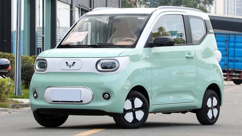 Đại lý nhận cọc Wuling Mini EV 2024: Giá dự kiến tăng nhẹ, tầm vận hành xa hơn- Ảnh 2. Wuling Mini EV 2024 có kích thước lớn hơn một chút so với mẫu đang bán ở Việt Nam. Với thông số 3.064 x 1.493 x 1.621 (mm), xe dài hơn (3.064mm so với 2.920mm), trục cơ sở lớn hơn (2.010mm so với 1.940mm) trong khi chiều rộng và chiều cao giữ nguyên. Bán kính quay đầu 4,3m - Ảnh: Wuling