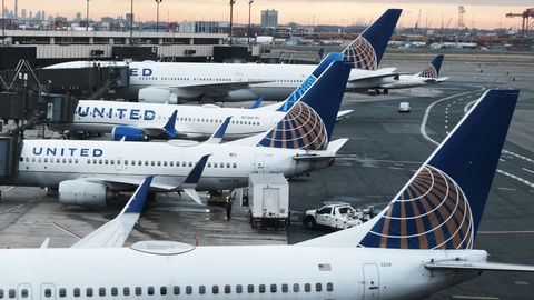 United Airlines yêu cầu phi công nghỉ phép không hưởng lương- Ảnh 1. United Airlines yêu cầu phi công nghỉ phép không hưởng lương- Ảnh 1.