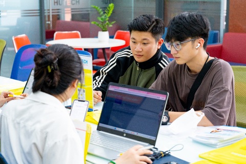 HUTECH nhận hồ sơ xét tuyển sớm bằng học bạ 2024- Ảnh 2. Điểm nhận hồ sơ ngành dược là 24 điểm, các ngành còn lại từ 18-19,5