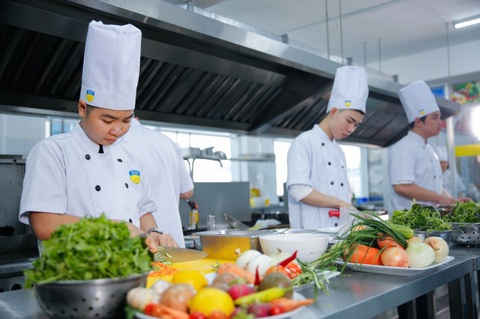 HUTECH nhận hồ sơ xét tuyển sớm bằng học bạ 2024- Ảnh 4. HUTECH nhận hồ sơ xét tuyển sớm bằng học bạ 2024- Ảnh 4.