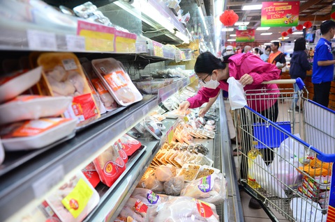 Thực phẩm tươi sống tại hệ thống siêu thị Co.opmart, Co.opXtra, Co.opFood, Finelife, Sense City, SenseMarket đang được giảm sâu - Ảnh: QUANG ĐỊNH Thực phẩm tươi sống tại hệ thống siêu thị Co.opmart, Co.opXtra, Co.opFood, Finelife, Sense City, SenseMarket đang được giảm sâu - Ảnh: QUANG ĐỊNH