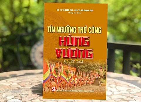Sáng tỏ lịch sử hình thành và ý nghĩa của tín ngưỡng thờ cúng Hùng Vương ở Việt Nam- Ảnh 1. Nhà xuất bản Chính trị quốc gia Sự Thật
