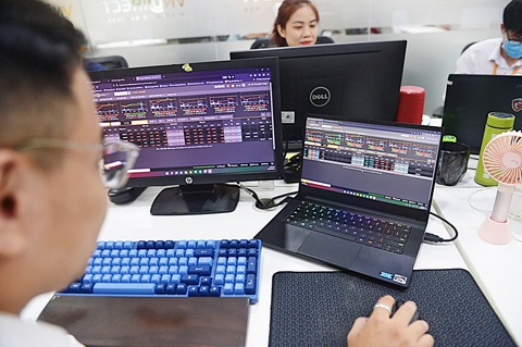 Tấn công mạng bằng mã độc mã hóa dữ liệu tống tiền (ransomware) đang nhắm đến nhiều doanh nghiệp Việt Nam - Ảnh: QUANG ĐỊNH Tấn công mạng bằng mã độc mã hóa dữ liệu tống tiền (ransomware) đang nhắm đến nhiều doanh nghiệp Việt Nam - Ảnh: QUANG ĐỊNH