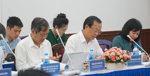 Nhiều vướng mắc, bất cập từ thực tiễn hoạt động quản lý giảng viên- Ảnh 1. Ông Phạm Ngọc Thưởng - thứ trưởng Bộ Giáo dục và Đào tạo - dự tọa đàm