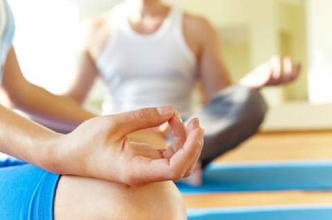 Yoga có thể giúp giảm cơn giận - Ảnh: AFP Yoga có thể giúp giảm cơn giận - Ảnh: AFP