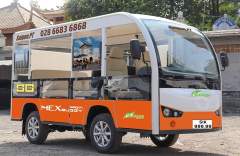 Từ 12-4, trung tâm TP.HCM có 70 xe điện với tài xế mặc áo bà ba chở khách- Ảnh 1. Để đảm bảo tính an toàn, xe điện sắp chạy tại trung tâm TP.HCM có cửa, kính cường lực, ghế của hành khách có dây an toàn