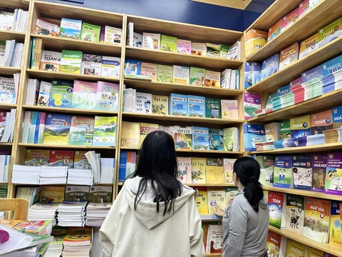 Đề văn gây ngộp vì quá dài: Trách nhiệm của ai?- Ảnh 1. Quy định ngữ liệu kiểm tra môn ngữ văn không được lấy trong sách giáo khoa học sinh đang học gây nhiều khó khăn, rủi ro cho giáo viên - Ảnh: MỸ DUNG