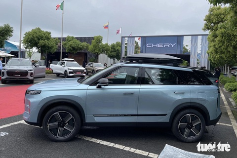 Nhiều xe hybrid tới Việt Nam, có xe chỉ tốn từ 1 lít xăng/100km- Ảnh 4. Jaecoo J7 có dáng như SUV địa hình châu Âu - Ảnh: VIỆT ANH