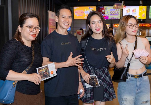 Đạo diễn Lý Hải, nhà sản xuất Minh Hà của Lật mặt 7 giao lưu với khán giả ở TP.HCM - Ảnh: ĐPCC Đạo diễn Lý Hải, nhà sản xuất Minh Hà của Lật mặt 7 giao lưu với khán giả ở TP.HCM - Ảnh: ĐPCC