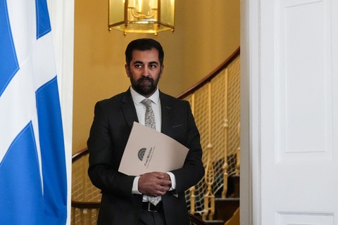 Thủ hiến Scotland Humza Yousaf tuyên bố từ chức ngày 29-4 - Ảnh: AFP Thủ hiến Scotland Humza Yousaf tuyên bố từ chức ngày 29-4 - Ảnh: AFP
