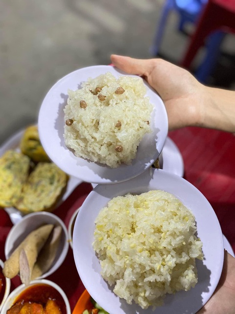 Xôi Vinh được hông chủ yếu bằng nếp Lào - Ảnh: Group Cắn bú mềnh màng Xôi Vinh được hông chủ yếu bằng nếp Lào - Ảnh: Group Cắn bú mềnh màng