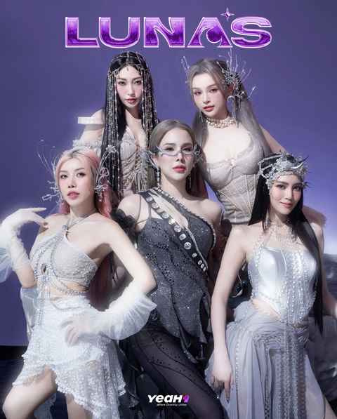 5 thành viên của nhóm LUNAS. Lineup chính thức của nhóm nhạc LUNAS - bước ra từ show Chị Đẹp Đạp Gió Rẽ Sóng 2023.