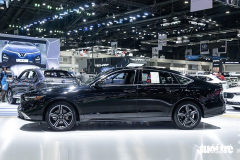 Chi tiết Honda Accord 2024: Giá dễ cao hơn Camry nếu về Việt Nam- Ảnh 2. Honda Accord 2024 dài 4.971mm, rộng 1.852mm và cao 1.450mm. Chiều dài cơ sở 2.830mm, tăng 69mm so với