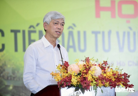 5 tỉnh Tây Nguyên kêu gọi đầu tư những dự án gì?- Ảnh 1. Ông Võ Văn Hoan, phó chủ tịch UBND TP.HCM, khẳng định tiềm năng phát triển du lịch của Tây Nguyên là đáng kể - Ảnh: QUANG ĐỊNH