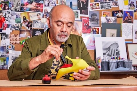 Những cái tên ‘lạ mà quen' mới gia nhập làng tỉ phú thế giới- Ảnh 4. Nhà thiết kế Christian Louboutin đã trở thành tỉ phú sau bốn thập kỷ hoạt động trong ngành thời trang - Ảnh: GLITTER MAGAZINE
