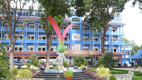 Thanh tra Bộ Giáo dục và Đào tạo: Nhiều trường đại học vi phạm khi tự chủ mở ngành- Ảnh 4. Trong hai năm 2022 và 2023, Trường đại học Thủ Dầu Một tạm dừng tuyển sinh hơn chục ngành - Ảnh: N.T.