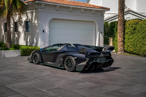 Lamborghini Veneno Roadster đỉnh bậc nhất, bán hơn 4 năm không ai mua nổi- Ảnh 2. Dù đã tồn tại 10 năm, xe mới chạy chưa đầy 2.000km và mới qua tay 3 đời chủ - Ảnh: SBX Cars