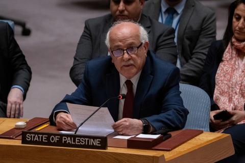 Mỹ lấp lửng chuyện nhà nước Palestine độc lập- Ảnh 1. Quan sát viên thường trực của Palestine tại Liên Hiệp Quốc Riyad Mansour phát biểu tại một cuộc họp của Hội đồng Bảo an về xung đột giữa Israel và tổ chức Hồi giáo Hamas của người Palestine - Ảnh: REUTERS
