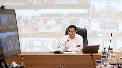 EVNGENCO3 tập trung triển khai các giải pháp đảm bảo cung ứng điện mùa khô 2024- Ảnh 1. Ông Lê Văn Danh yêu cầu các ban, đơn vị nỗ lực sản xuất điện