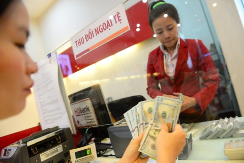 Điều gì đẩy giá USD ngân hàng liên tục phá đỉnh, tỉ giá dậy sóng?- Ảnh 1. Lãnh đạo Ngân hàng Nhà nước thừa nhận