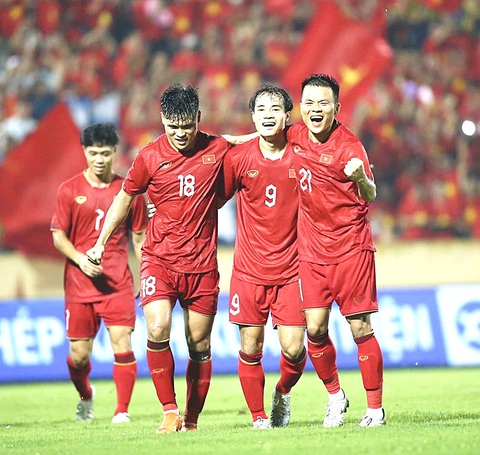 Bóng đá Việt Nam: Mục tiêu AFF Cup hay World Cup 2030?- Ảnh 1. VFF cần xác định rõ mục tiêu khi tuyển chọn HLV trưởng cho đội tuyển quốc gia - Ảnh: HOÀNG TÙNG