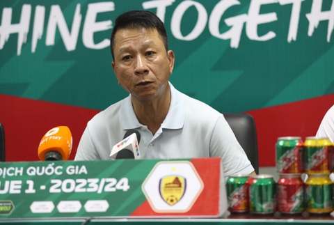 HLV bức xúc vì V-League nhường lịch cho U23 Việt Nam- Ảnh 2. HLV Văn Sỹ Sơn không được đi họp đại hội để góp ý - Ảnh: PHI HẢI