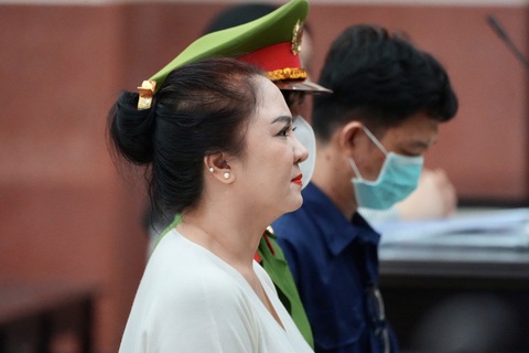 Bà Nguyễn Phương Hằng tại tòa - Ảnh: HỮU HẠNH
