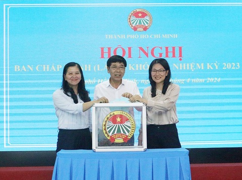 Bí thư Huyện ủy Cần Giờ làm chủ tịch Hội Nông dân TP.HCM- Ảnh 1. Ông Lê Minh Dũng nhận được 100% phiếu bầu giữ chức danh chủ tịch Hội Nông dân TP.HCM - Ảnh: Thành ủy TP.HCM