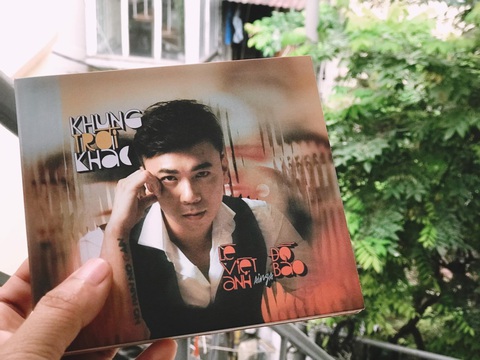 Album gồm 7 ca khúc nhưng có tới 8 track - Ảnh: ĐẬU DUNG Album gồm 7 ca khúc nhưng có tới 8 track - Ảnh: ĐẬU DUNG