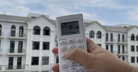 Ảnh vui 5-4: Đừng láo nháo với meo meo- Ảnh 4. Bật điều hòa lên thôi.