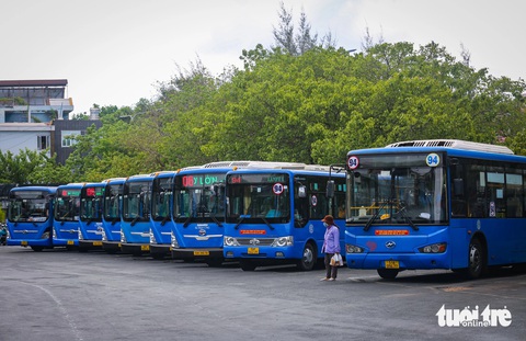 Xe buýt TP.HCM 'lột xác' với dàn xe mới 239 chiếc, người dân phấn khởi trải nghiệm tiện ích 5 sao- Ảnh 4. Còn Công ty cổ phần xe khách Sài Gòn thầu 5 tuyến xe buýt có số 6, 10, 50, 52, 91