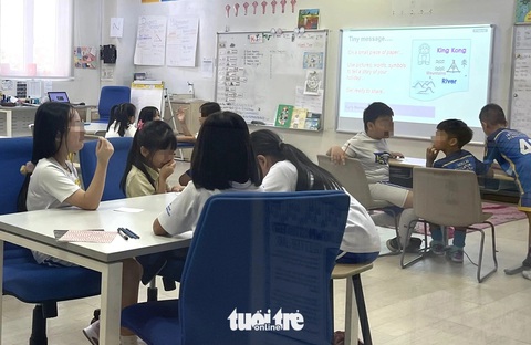Trường quốc tế AISVN tính phương án phát hành cổ phiếu cho phụ huynh- Ảnh 1. Học sinh Trường quốc tế AISVN trên lớp học - Ảnh: ĐÀO THU