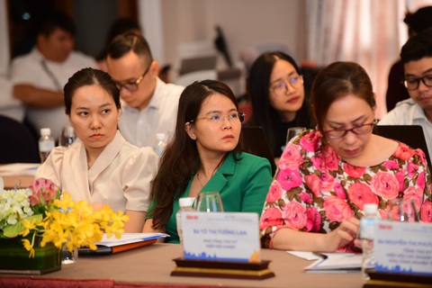 Phó thống đốc Ngân hàng Nhà nước: Nền kinh tế đã bắt đầu ngấm vốn- Ảnh 2. Các đại biểu tham dự hội thảo - Ảnh: QUANG ĐỊNH