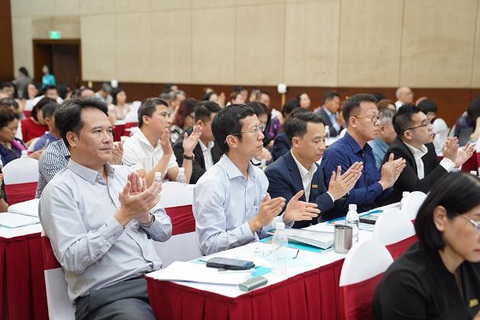 ABBANK đẩy mạnh chuyển đổi và làm mới chiến lược trong năm 2024- Ảnh 4. ABBANK đẩy mạnh chuyển đổi và làm mới chiến lược trong năm 2024- Ảnh 4.
