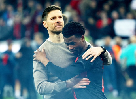 Lựa chọn sáng suốt của Xabi Alonso- Ảnh 1. HLV Xabi Alonso tiến gần việc làm nên lịch sử cùng CLB Leverkusen - Ảnh: Reuters