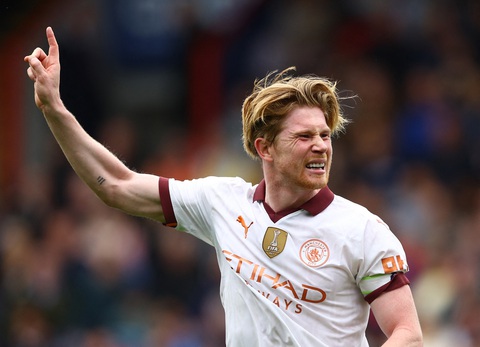 De Bruyne tỏa sáng, Man City hạ Crystal Palace- Ảnh 1. Niềm vui của Kevin De Bruyne sau khi ghi bàn vào lưới Crystal Palace - Ảnh: REUTERS