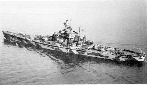 Thăm chiến hạm lịch sử Alabama- Ảnh 4. Chiến hạm Alabama tham chiến ở Đại Tây Dương năm 1942 - Ảnh: TL