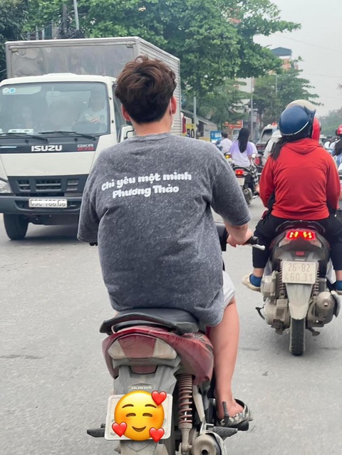 Ảnh vui 6-4: Top 1 những lời xin lỗi không thật tâm- Ảnh 6. Phương Thảo nhớ nhắc anh ấy ra đường đội nón bảo hiểm nhé!