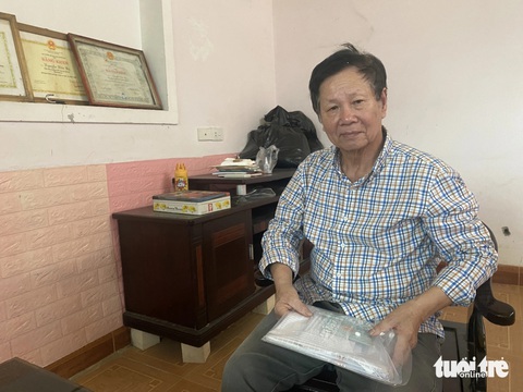 Ký túc xá cho học sinh dân tộc nội trú ‘vướng’ phần đất cho thầy cô mượn- Ảnh 5. Ông Nguyễn Văn Kỳ - nguyên tổ trưởng tổ sử địa Trường THPT Dân tộc nội trú Nghệ An - đề nghị cơ quan chức năng giải quyết thỏa đáng - Ảnh: DOÃN HÒA