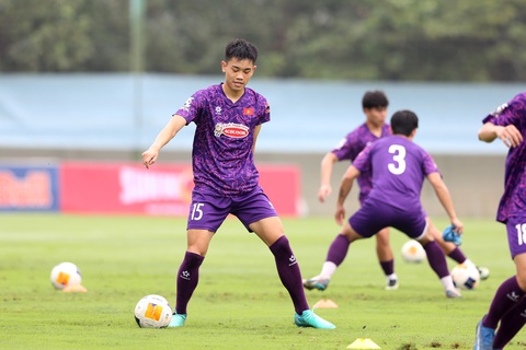 Tiền đạo Nguyễn Đình Bắc tập luyện cùng U23 Việt Nam vào sáng 6-4 - Ảnh: HOÀNG TÙNG Tiền đạo Nguyễn Đình Bắc tập luyện cùng U23 Việt Nam vào sáng 6-4 - Ảnh: HOÀNG TÙNG