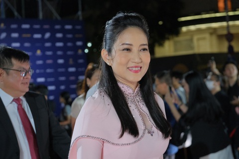 Bà Nguyễn Thị Thanh Thúy, phó giám đốc Sở Văn hóa thể thao TP.HCM, chỉ đạo nghệ thuật lễ khai mạc HIFF 2024 - Ảnh: BTC Bà Nguyễn Thị Thanh Thúy, phó giám đốc Sở Văn hóa và Thể thao TP.HCM, chỉ đạo nghệ thuật lễ khai mạc HIFF 2024 - Ảnh: BTC