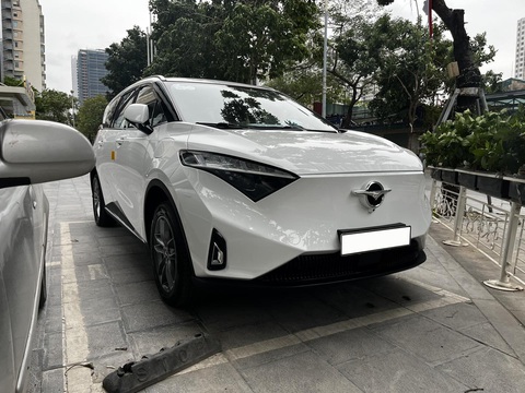 Tin tức giá xe: Xe điện Trung Quốc Haima 7X-E giảm giá 130 triệu tại đại lý, vẫn cao hơn đối thủ- Ảnh 6. Cả 2 bản dùng chung động cơ điện dẫn động bánh trước, công suất 201 mã lực, mô-men xoắn 340 Nm
