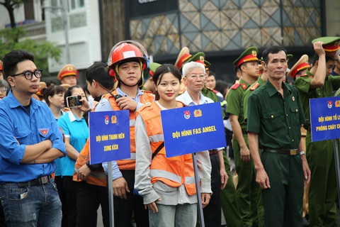Khoảng 2.100 trẻ em thương vong vì tai nạn giao thông năm 2023- Ảnh 1. Lễ phát động hưởng ứng