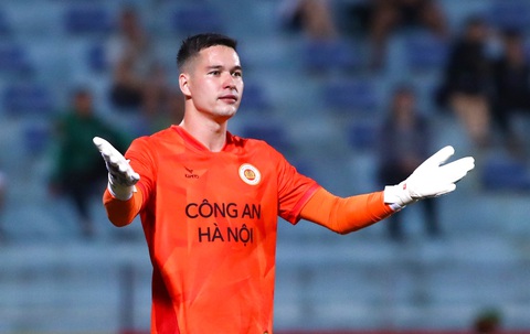 Nghịch lý V-League- Ảnh 2. Filip Nguyễn trong màu áo CLB Công An Hà Nội - Ảnh: MINH ĐỨC