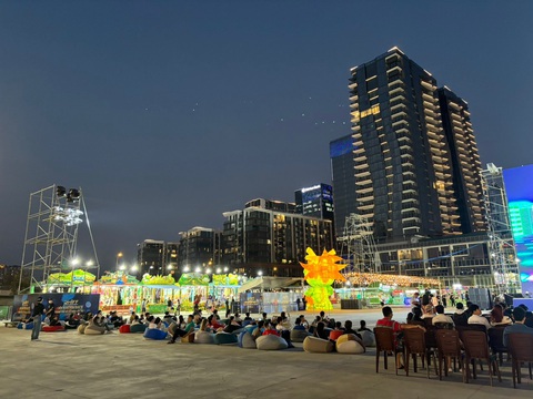 TP.HCM xuất hiện Cine Park - rạp chiếu phim ngoài trời 'siêu xịn'- Ảnh 2. Khu vực xem phim ngoài trời tại Cine Park (Thủ Thiêm)