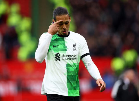 Liverpool giảm 13,7% cơ hội vô địch sau khi hòa Man United- Ảnh 1. Liverpool đã bị Man City soán ngôi, không còn là ứng viên số 1 cho chức vô địch Premier League - Ảnh: REUTERS